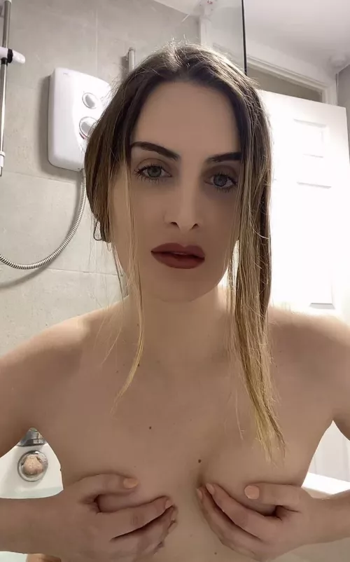 Your British Irish goddess π