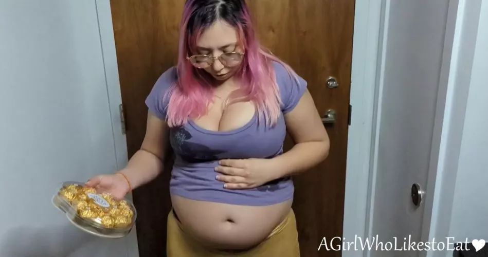 Your FAT Neighbour 👅