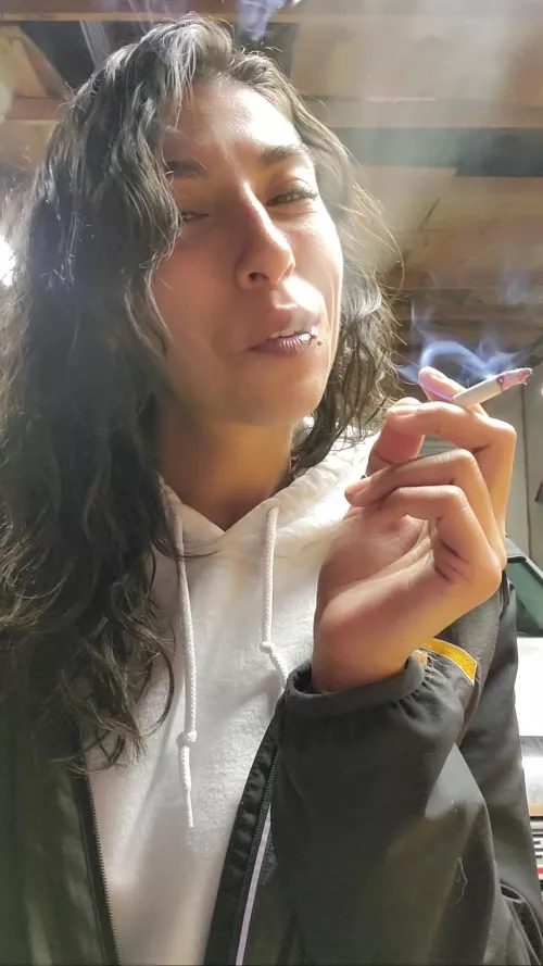 Your favorite girl next door💋💨 GIF on profile 💋