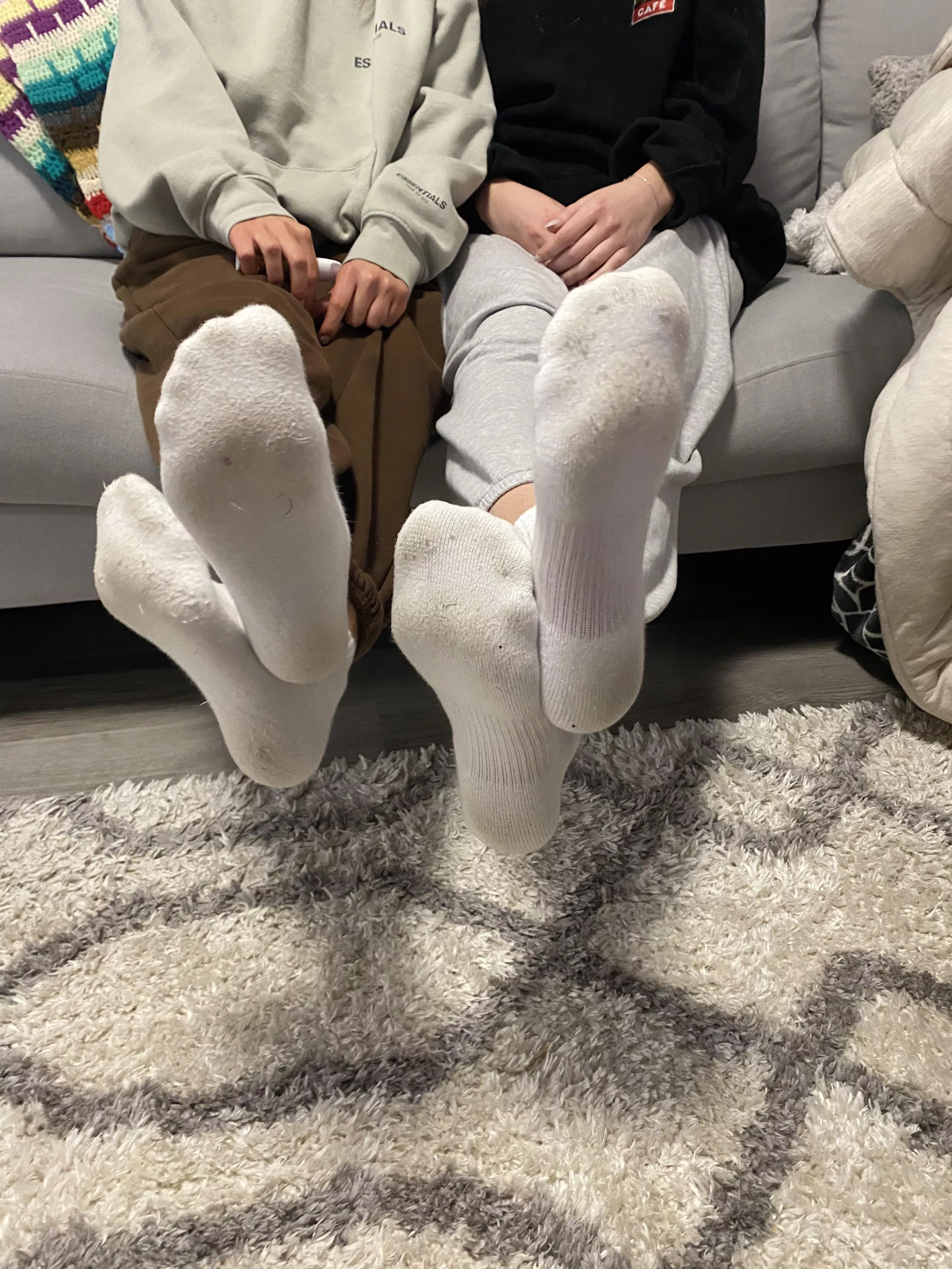 Your favourite sisters are back! 🇨🇦🇨🇦