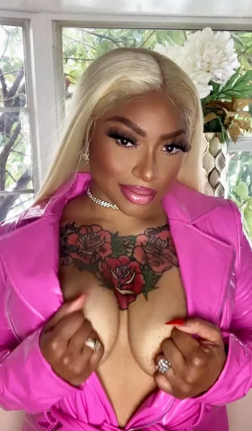 Your Goddess in some latex for you...You’re welcome