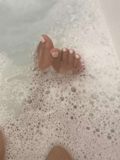 your weekend girlfriend feet😉