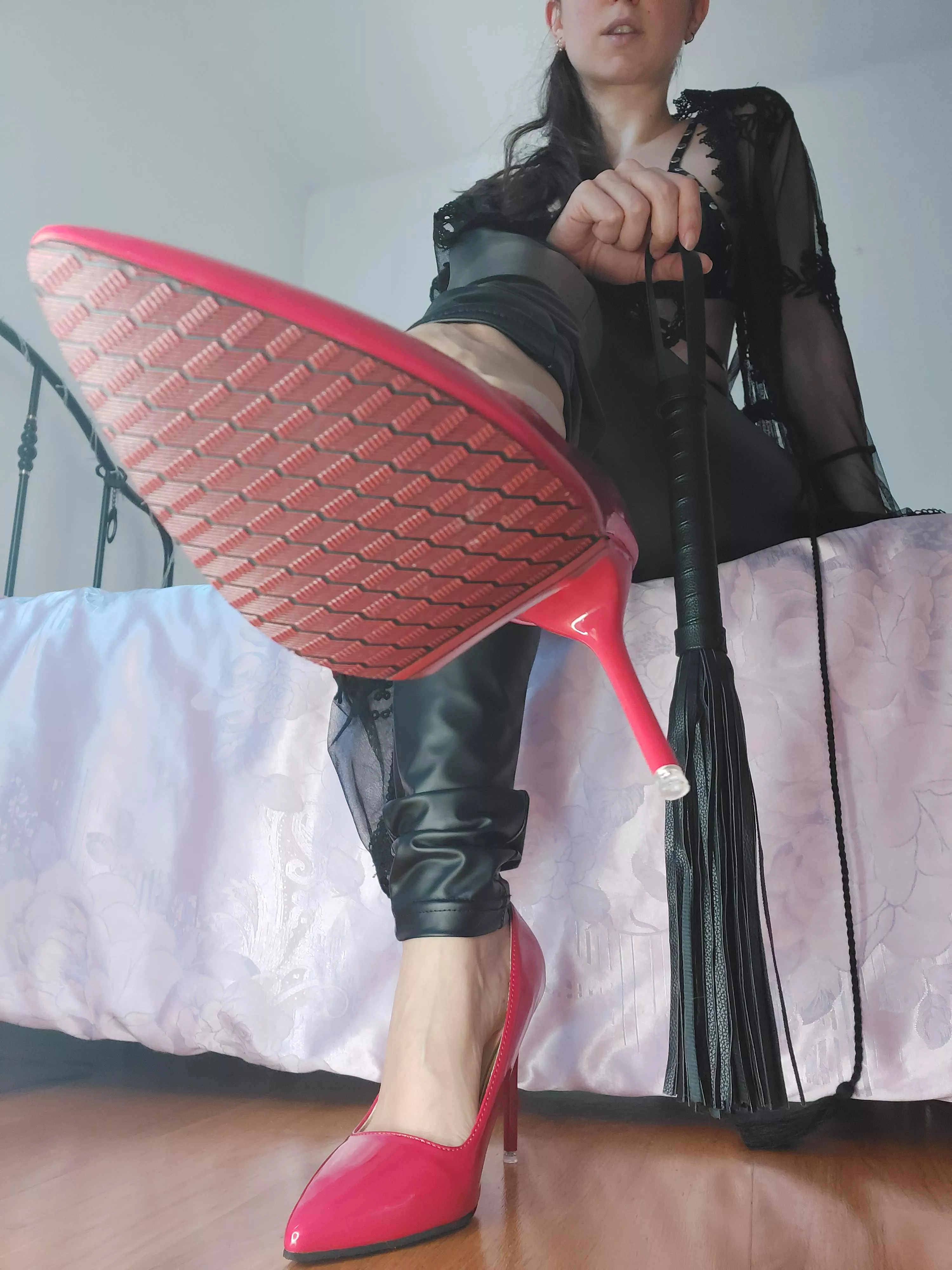 You're going to be a good little foot slut for me today, aren't you?