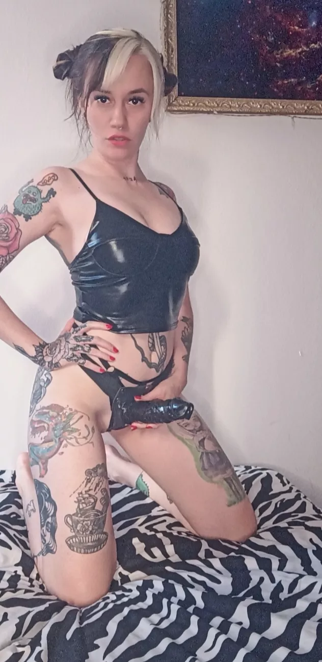 You're so weak when you see my cock 😈 who's gonna taste it today? 🤤