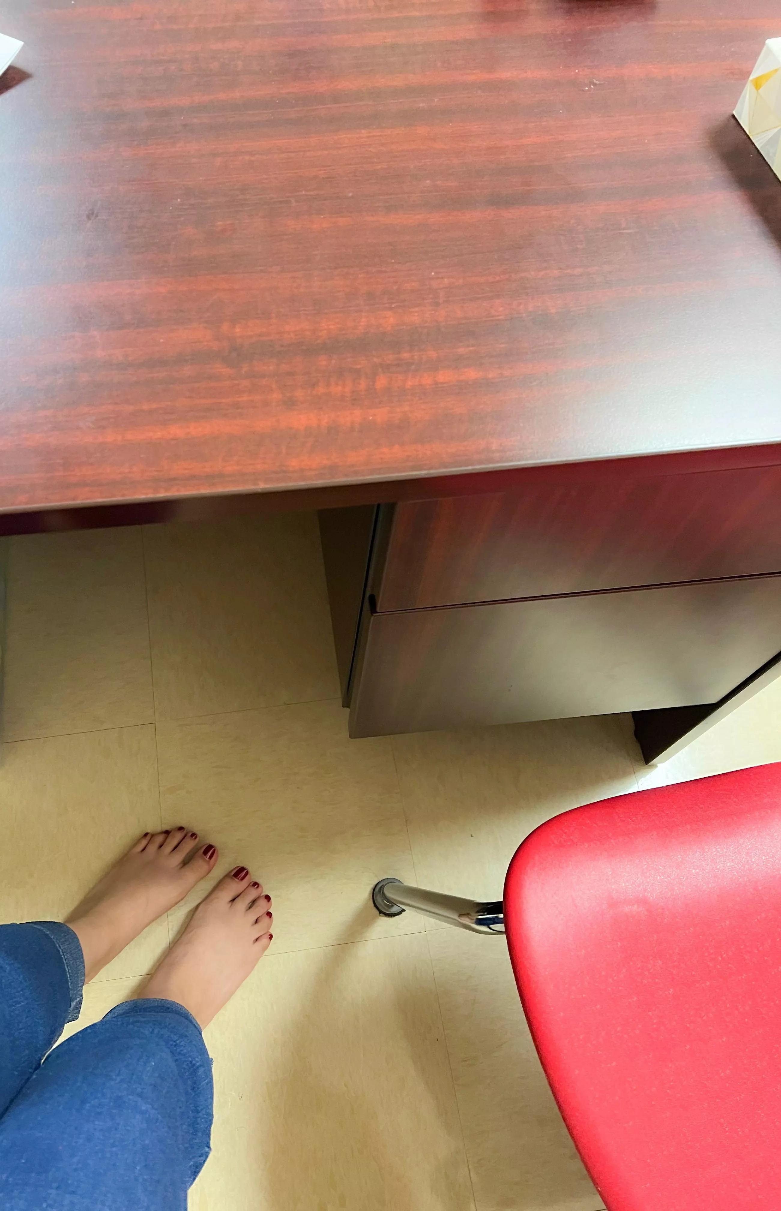 You’ve been bad. Come sit beside me and let’s have a 1 on 1 talk 😏