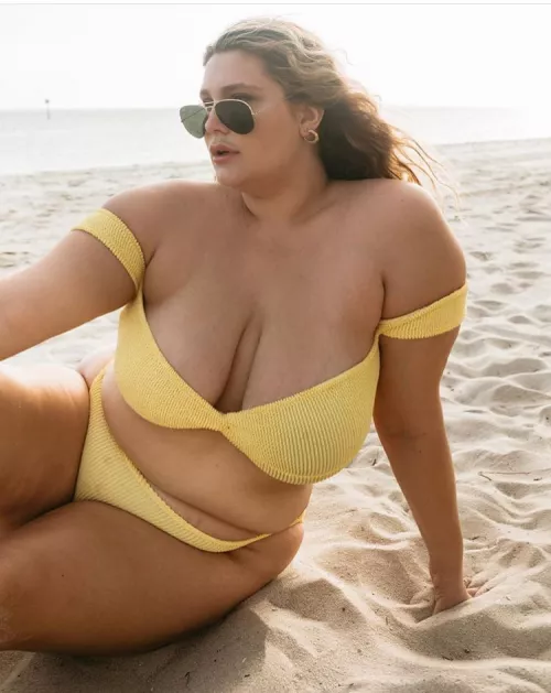 Yummy beach babe in yellow