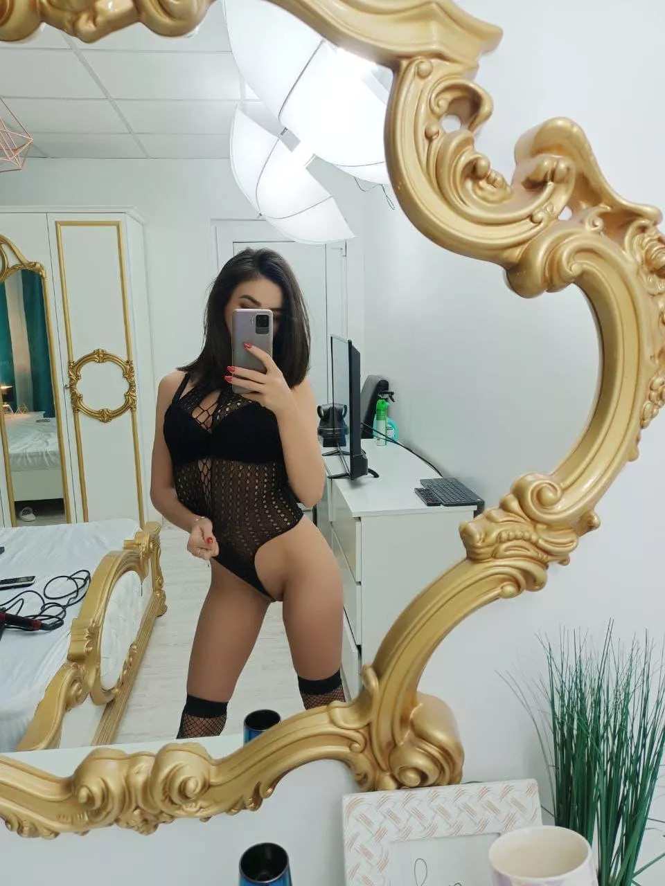 Zulema's Wednesday mirror selfie