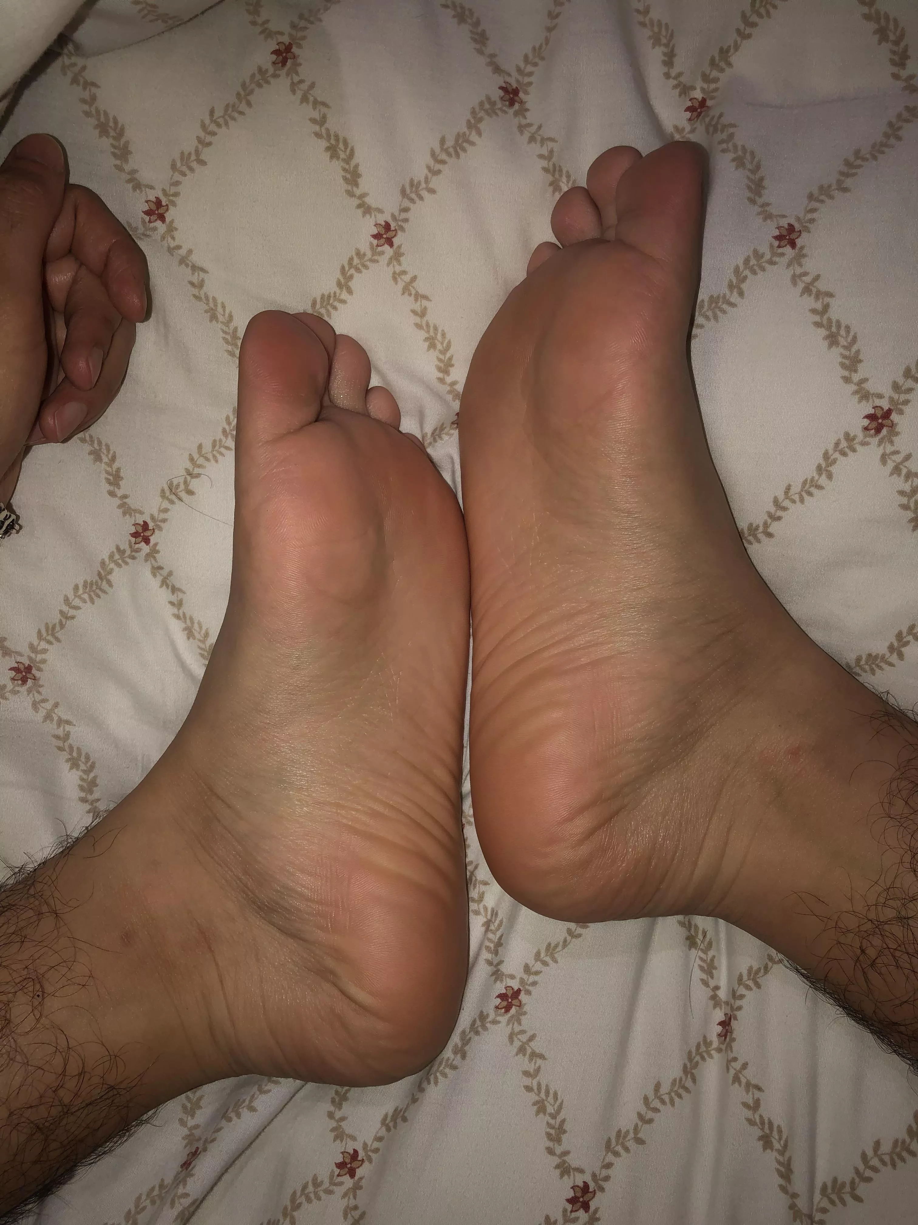 👣