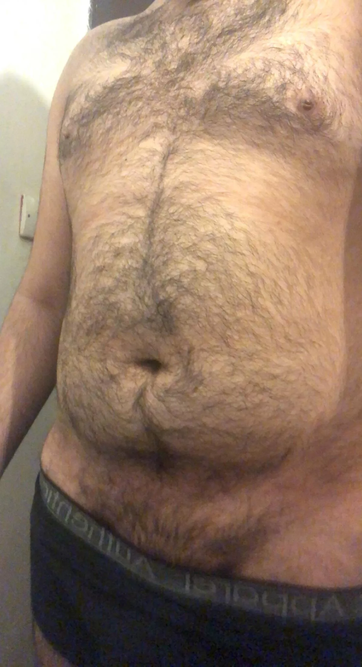 18, am I acceptable here, and how do I look?? (Dms are open :)