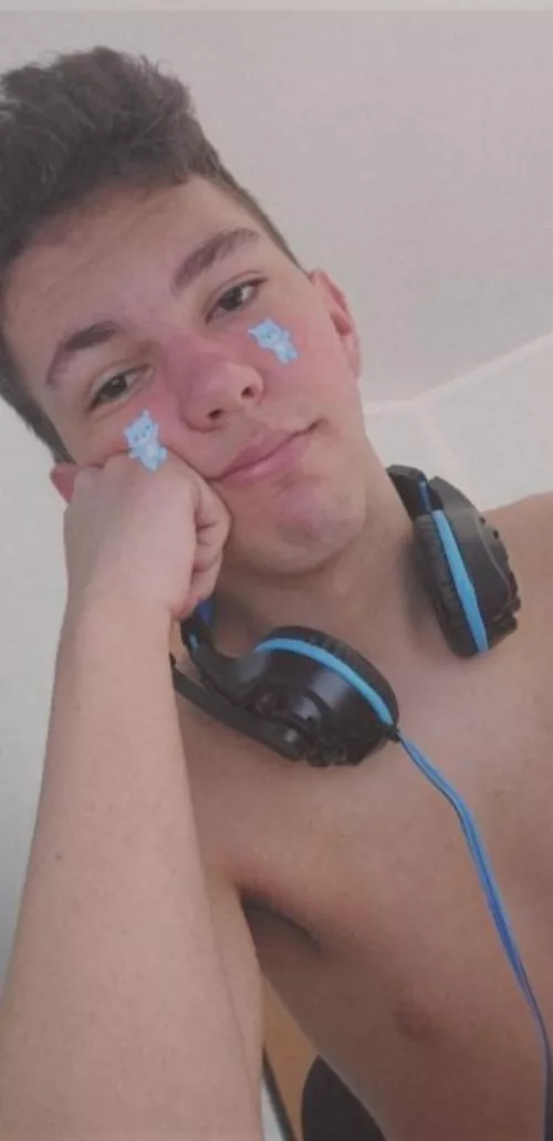 18 any gaymers from europe looking for a boyfriend?