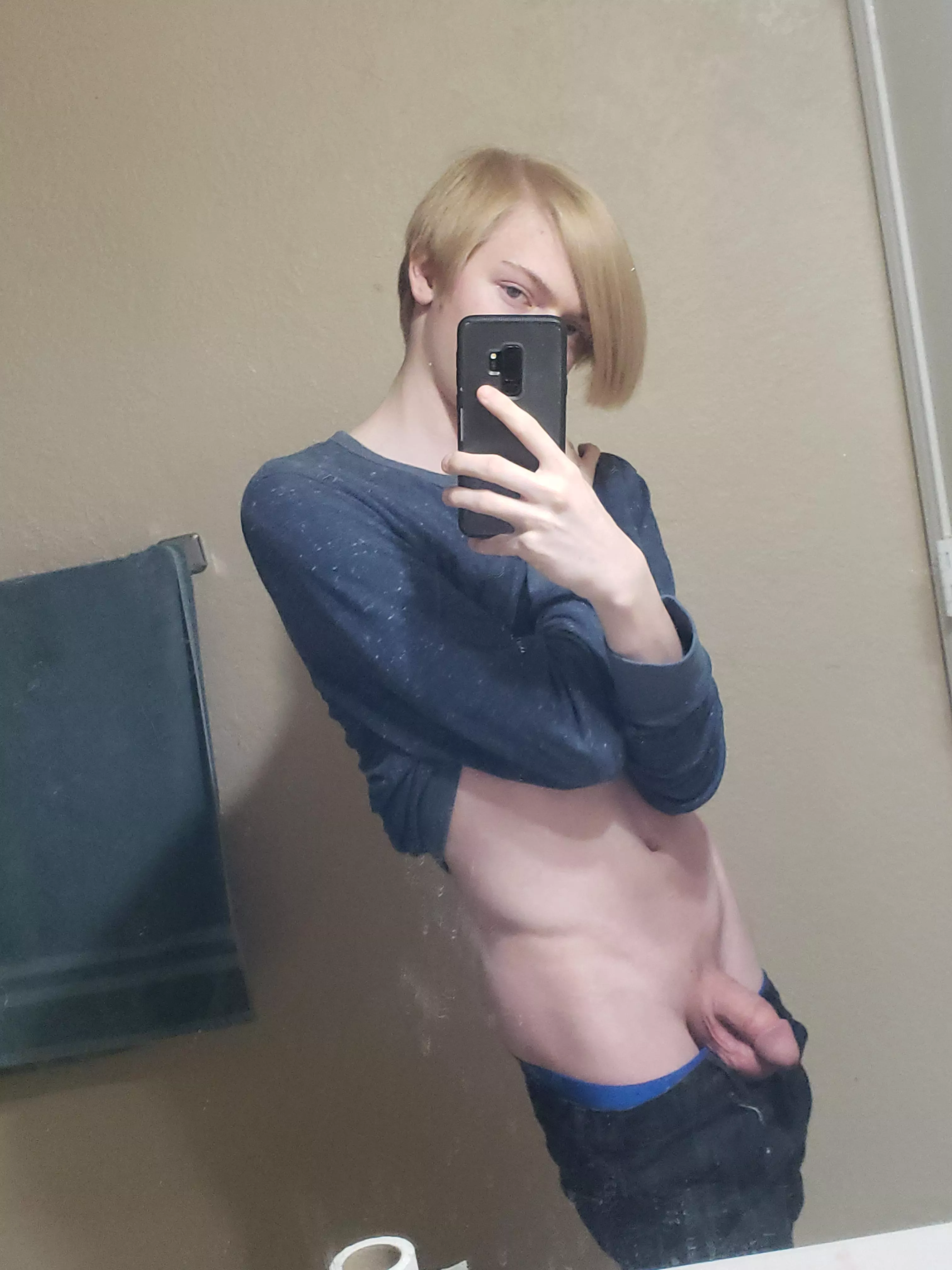 (18) Hi I'm new here, be nice 🤍