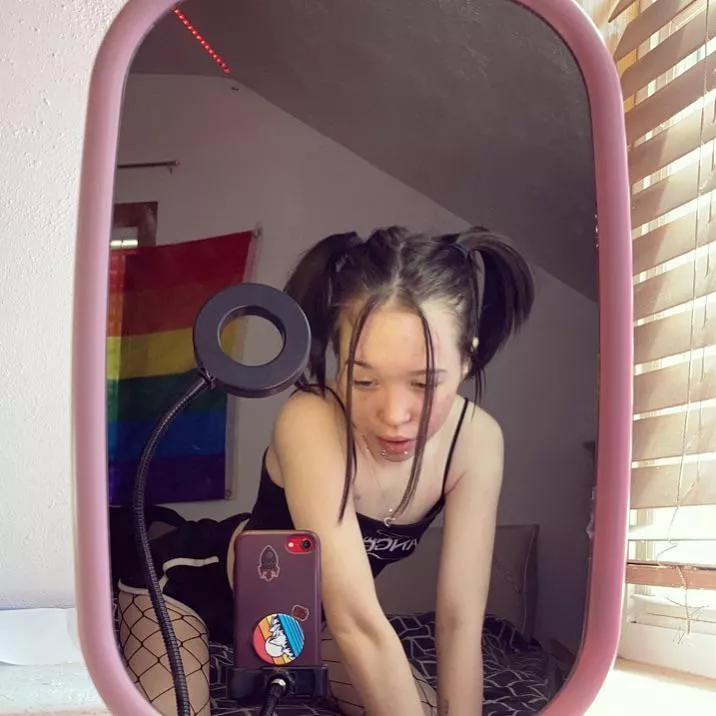 🤍18 & Petite🤍