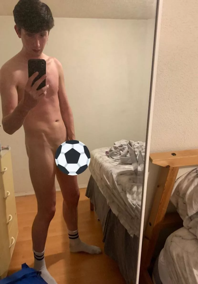 (19) anyone wanna rail a young Irish football player 😜