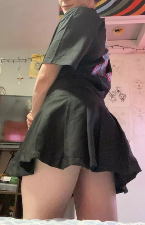 (19) I went to the mall today and I don’t give a fuck what these cashiers have to say LOL