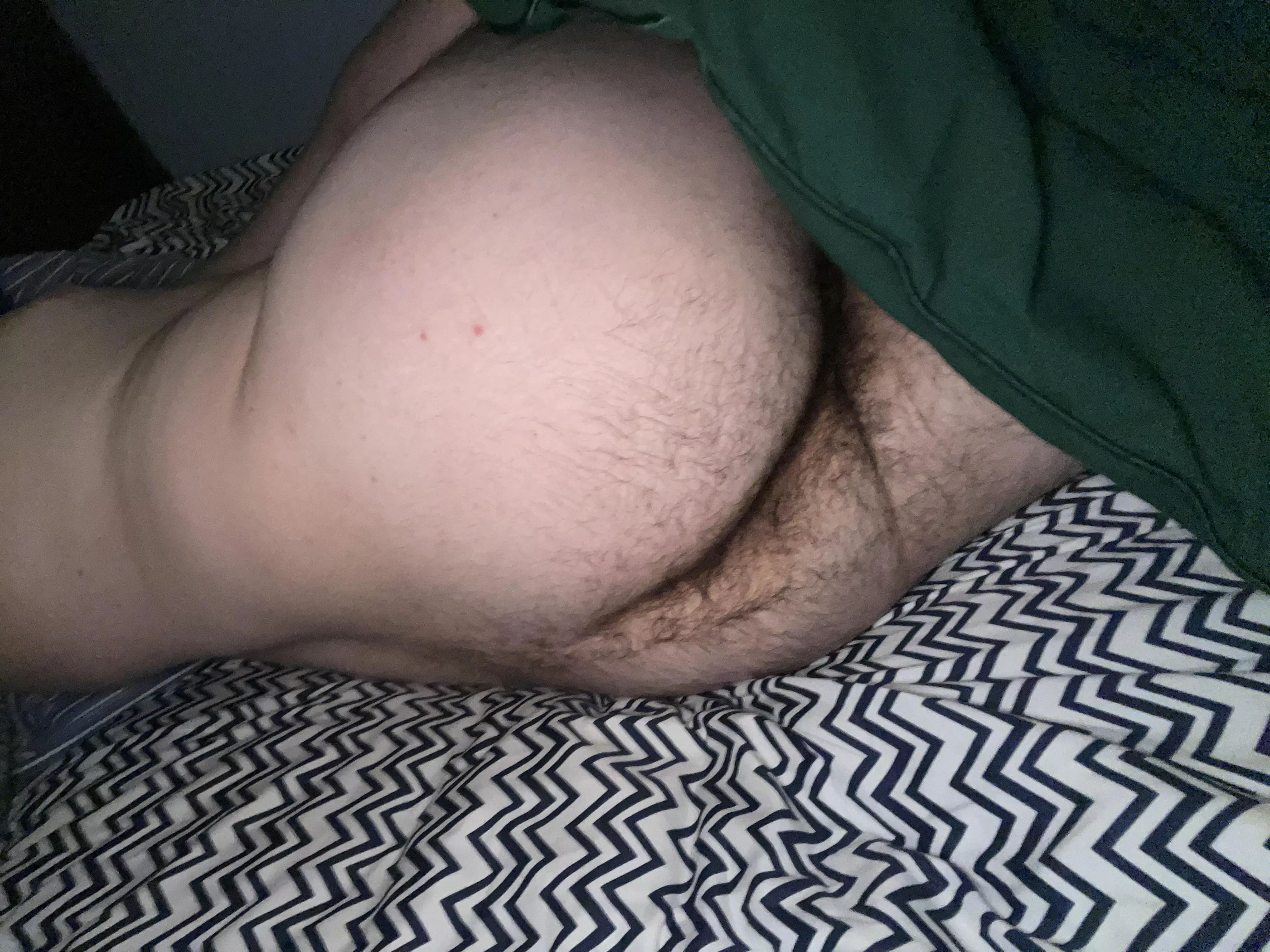 19 m submissive gamer looking for an alpha dom to play games with. Wanna be taken control of and abused. Dms open.