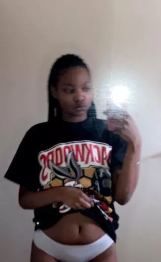 19[F4M] Hey babes I’m sexy fit and down for all kinds of kinky fun while getting High with older men