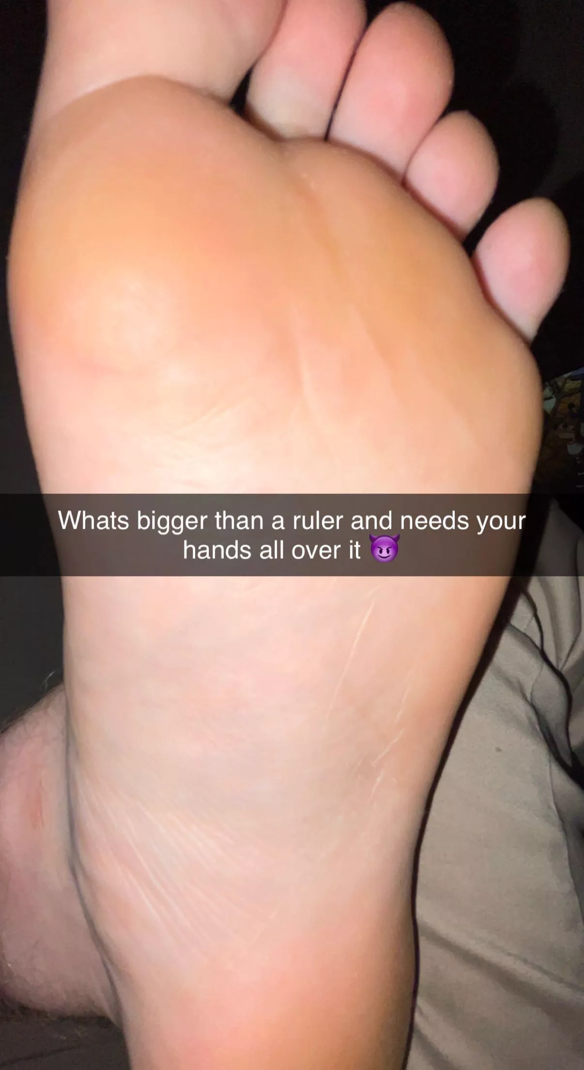 19M 😈 any guys with tiny soles wanna compare sizes? 19M 😈 any guys with tiny soles wanna compare sizes?