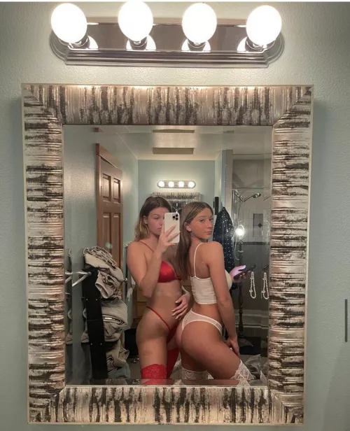 [2] 🤩 🤩 college