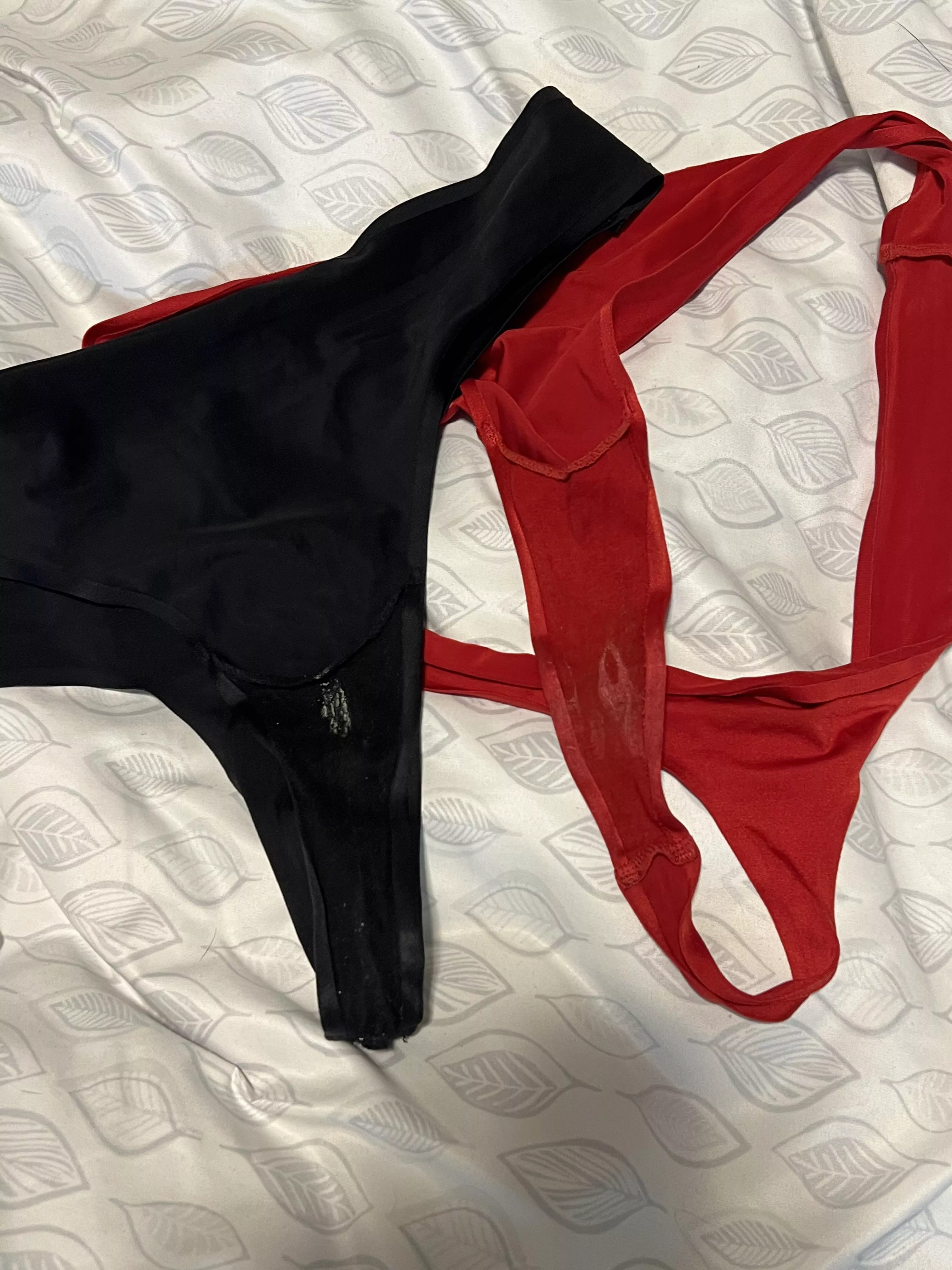 2 coworkers. Black 24 Hispanic female. Red 30 white thick girl.