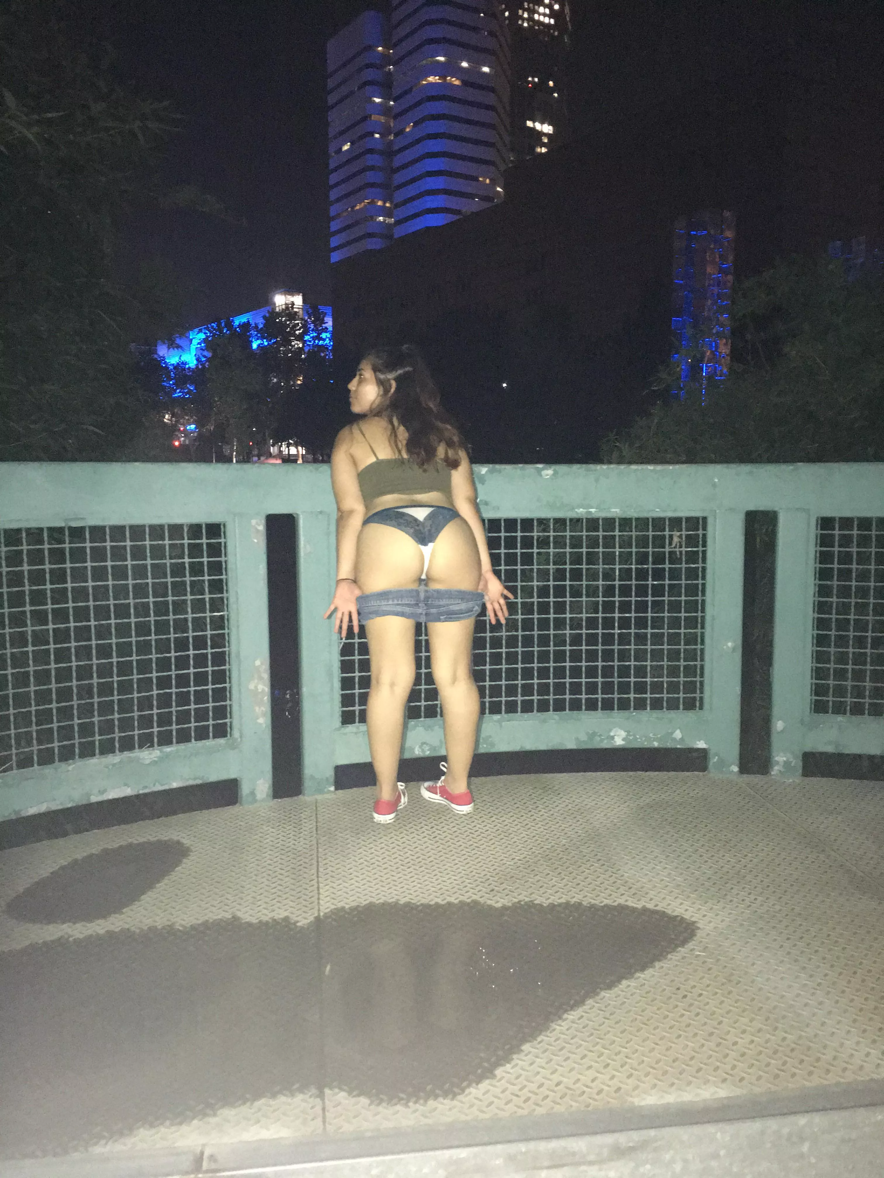 20f :) Anybody from Houston? :) bored in downtown