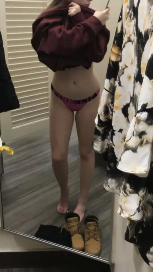20F just trying on some clothes today :)