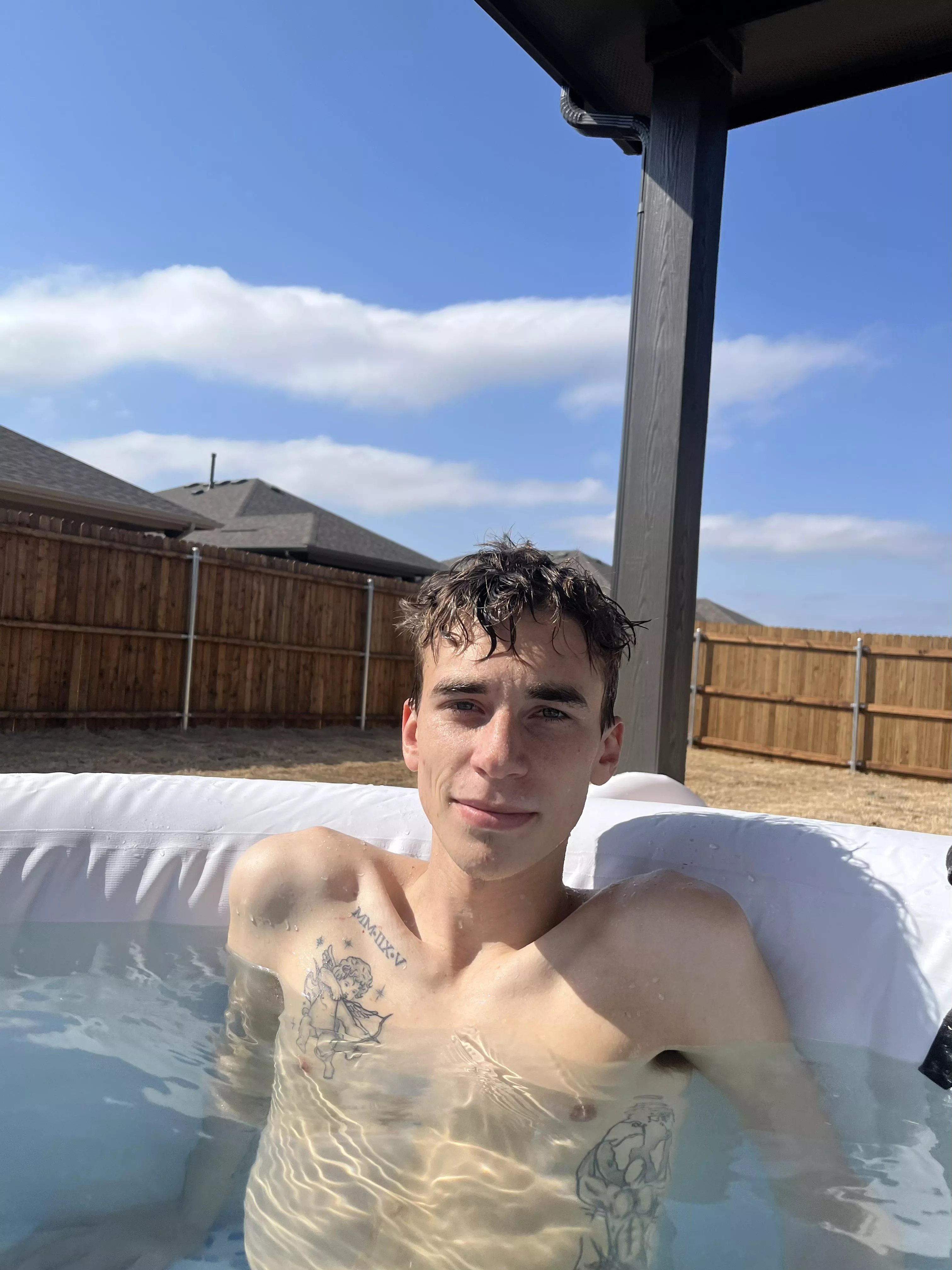 (21) I may not be the biggest, but I can hang with the best of em (21) I may not be the biggest, but I can hang with the best of em