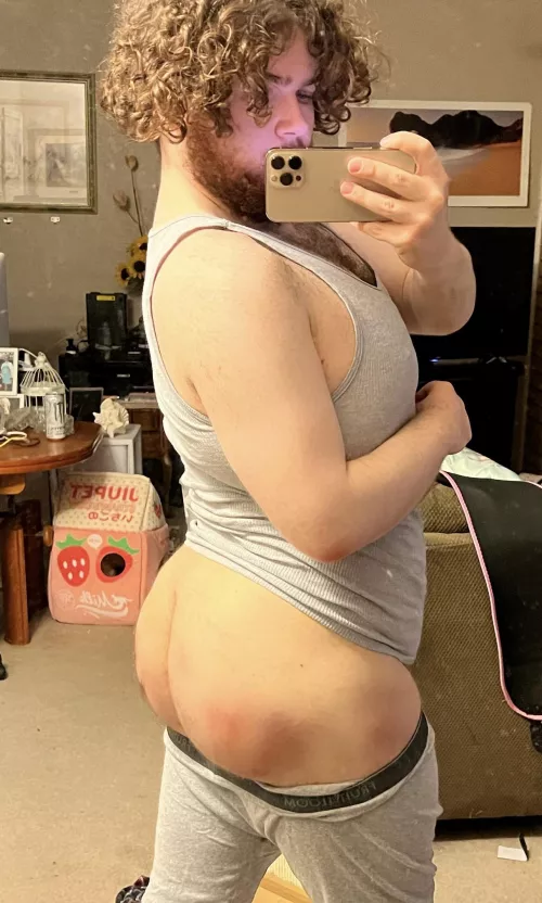 (21) my girlfriend’s brother pounded me so hard he left some bruising.