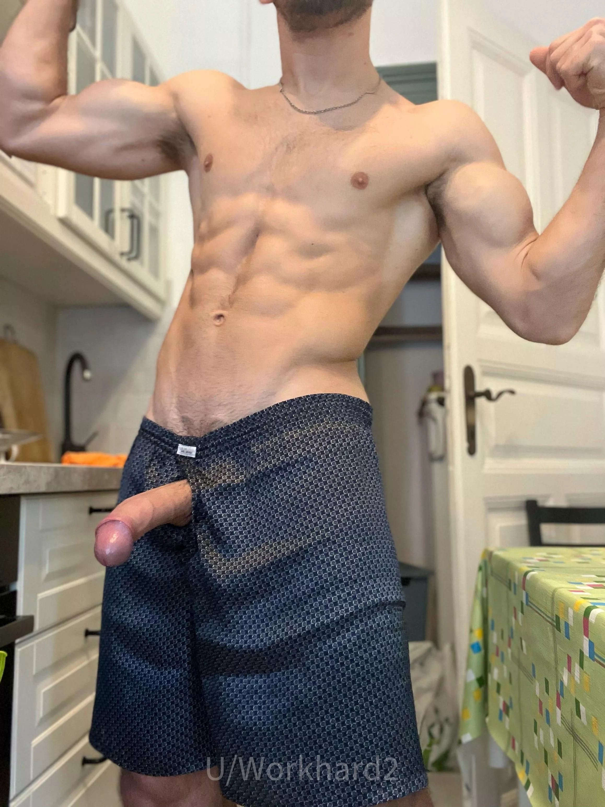 [21] When the bro find a hole! 🫣