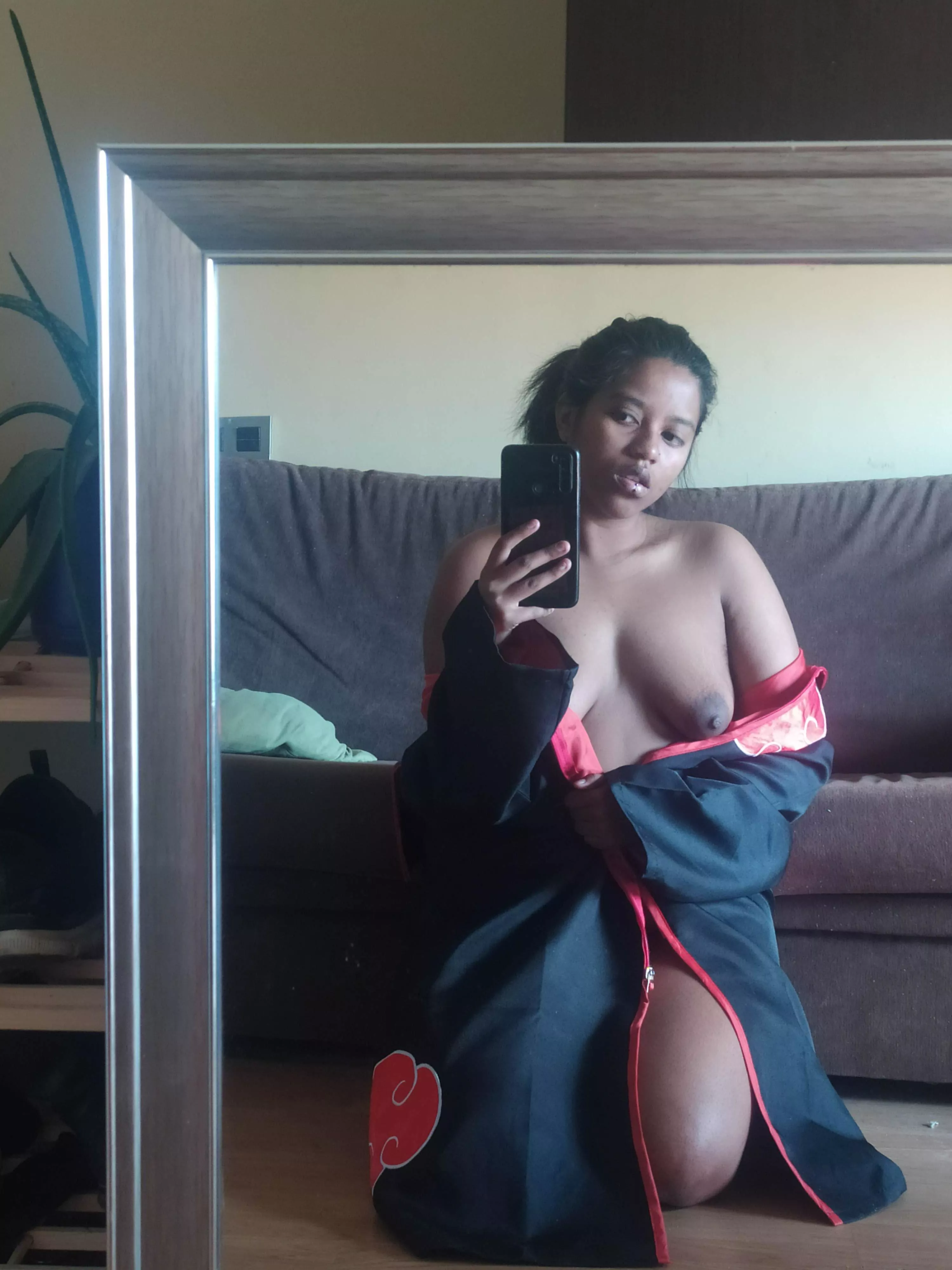👻21 years old👻black naughty girl👻anime lover👻custom content👻always horny 👻sexting👻Daily content👻