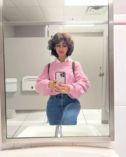 21 yro slut wanting to be used and made a cumdumpster