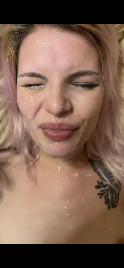 22 | F | Pretty sure my face is pregnant after that bj - it even went in my eye 🥺