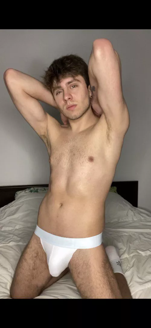 (23) how is your day..?😏