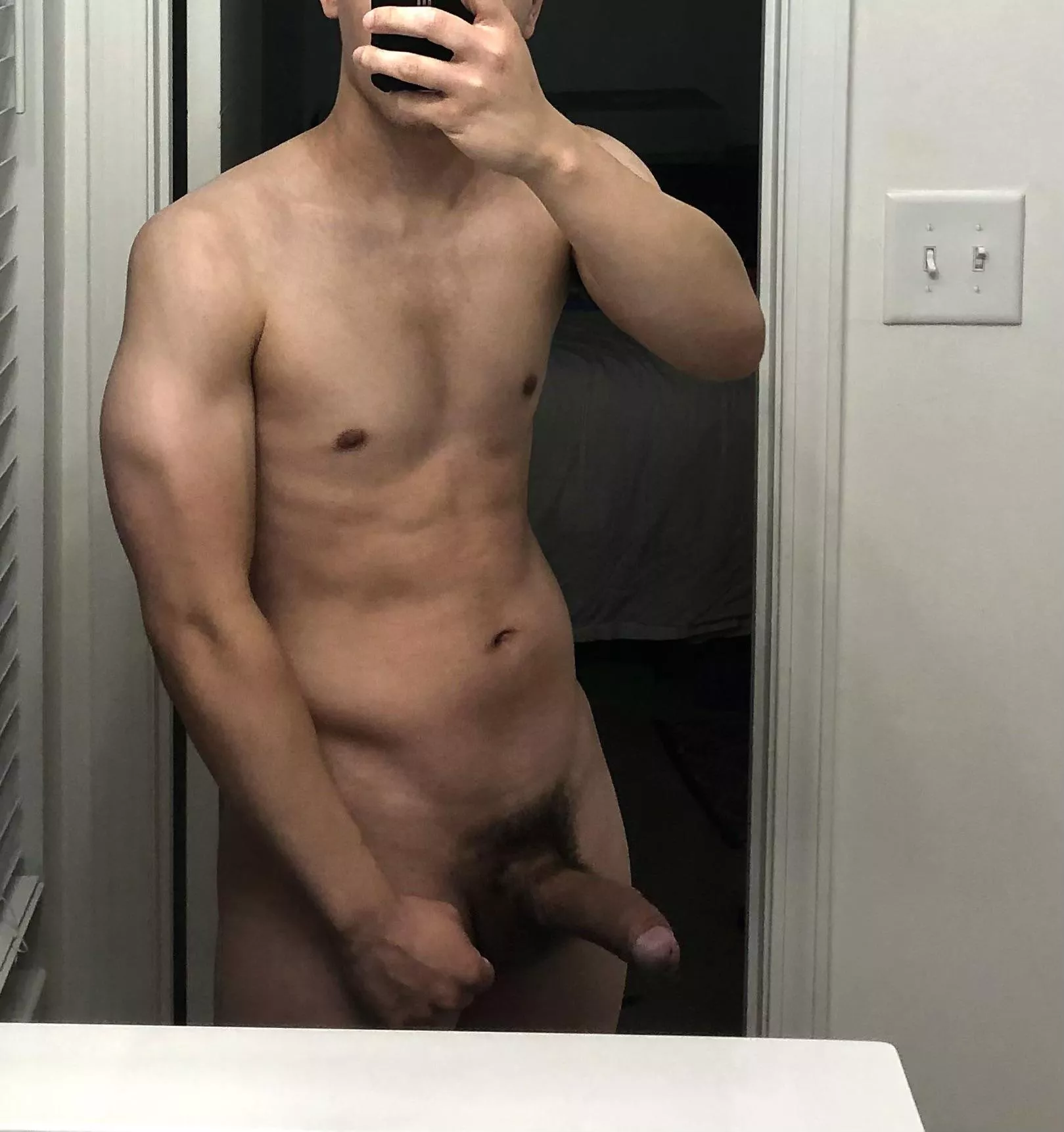 23M Fit professional in Charlotte, NC looking for a sexy hotwife