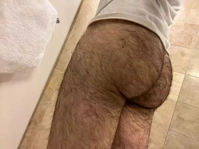 24 in shape bottom bro with a big furry bubble butt. 😏 I’m horny as hell, DM me