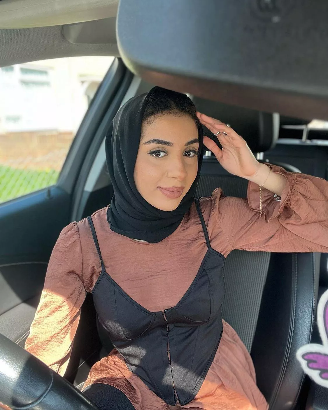 24 [M4M] UK Muslim Pakistani guy looking for horny (UK)white or Asian men into our Muslim women for raceplay wank sessions together. Only have non nudes & would love to watch u wank or do a cumtribute please. Snap: ukperv245. Wickr: ukwanker754