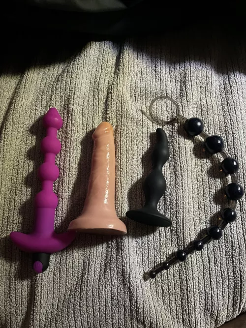 [24] Pick one and maybe I’ll send you a pic with it in… DMs open