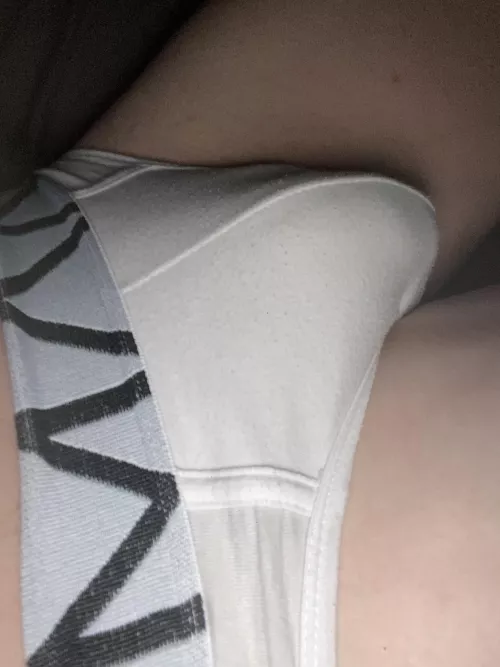 24 uk M, chilling in my undies any lads wanna chat