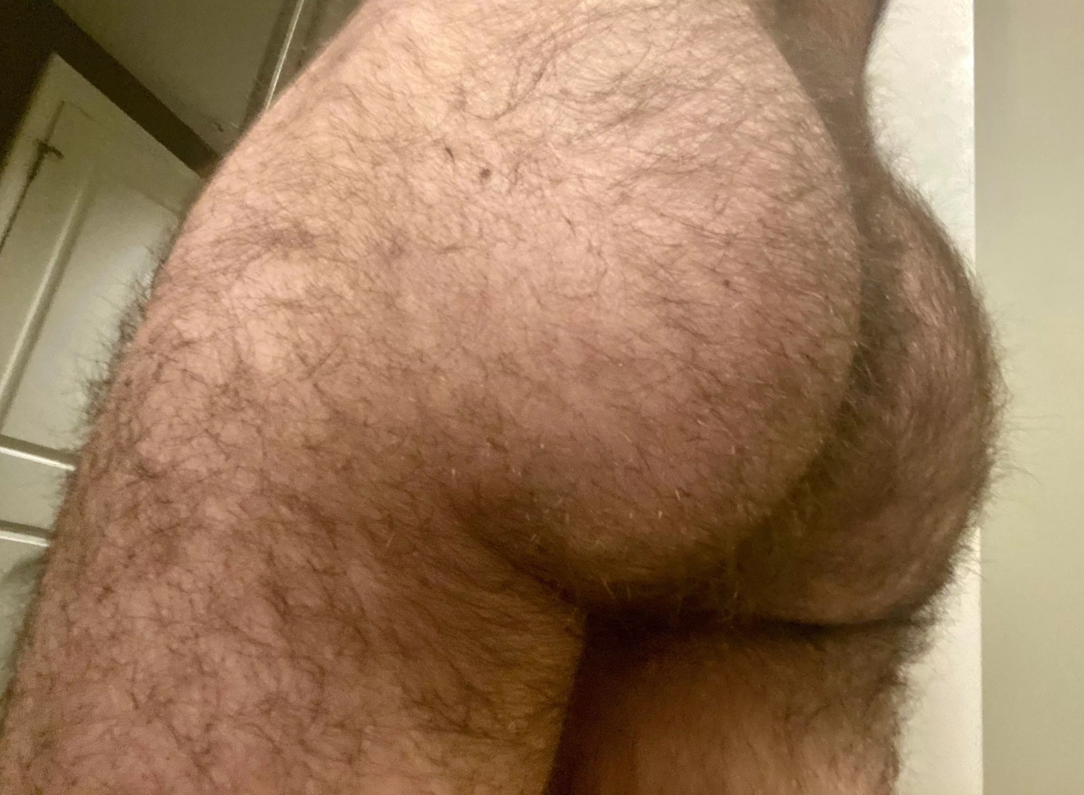 25 in shape bro with a big furry ass. 😈I’m horny as hell, DM me or add my snap: FurryBubbleBy