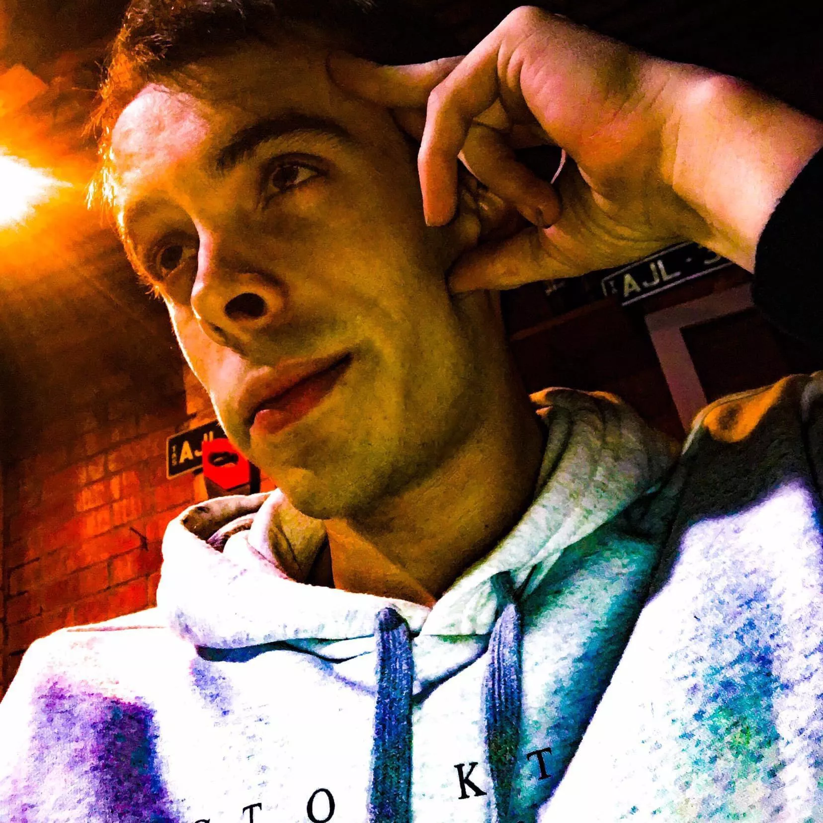 25 M aus, any women need a personal chair? My face is available for your use, use it to sit on in public and private, either sexually and non sexually prefer non sexual personally, like feeling used.