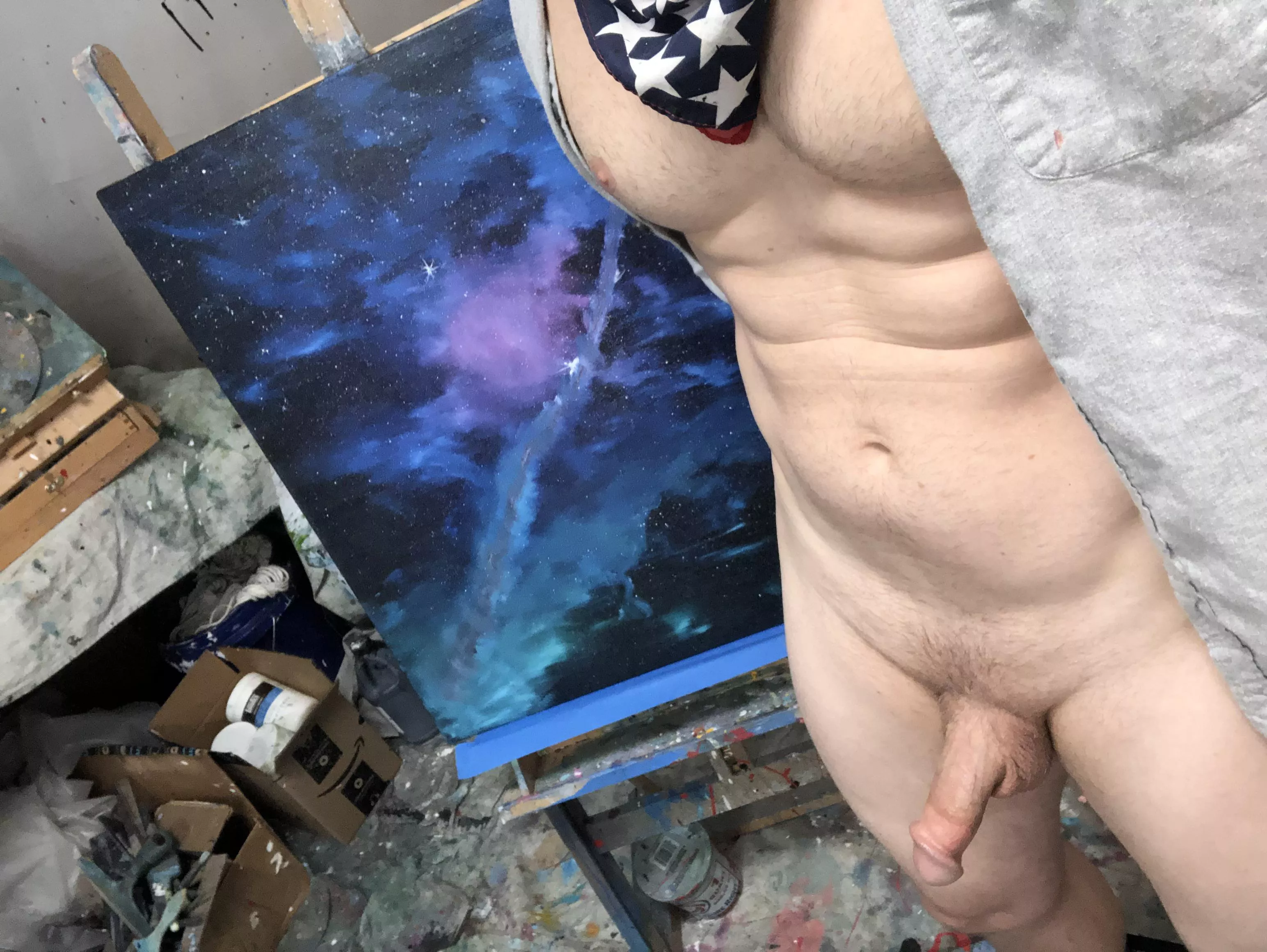 28. US artist. Any art fans? 😝