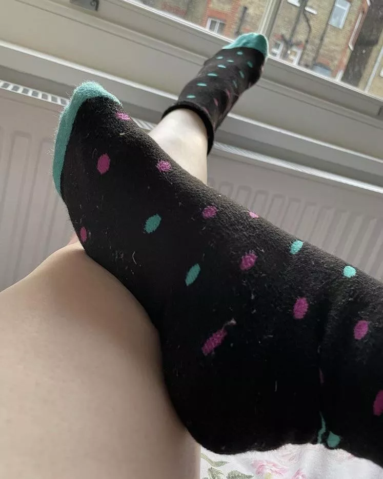 3 day wear, 5 day wear, 7 day wear, work wear, gym wear, and footjob/cum wear socks available! dm or snapchat me @xonaughtyviolet ♥️.