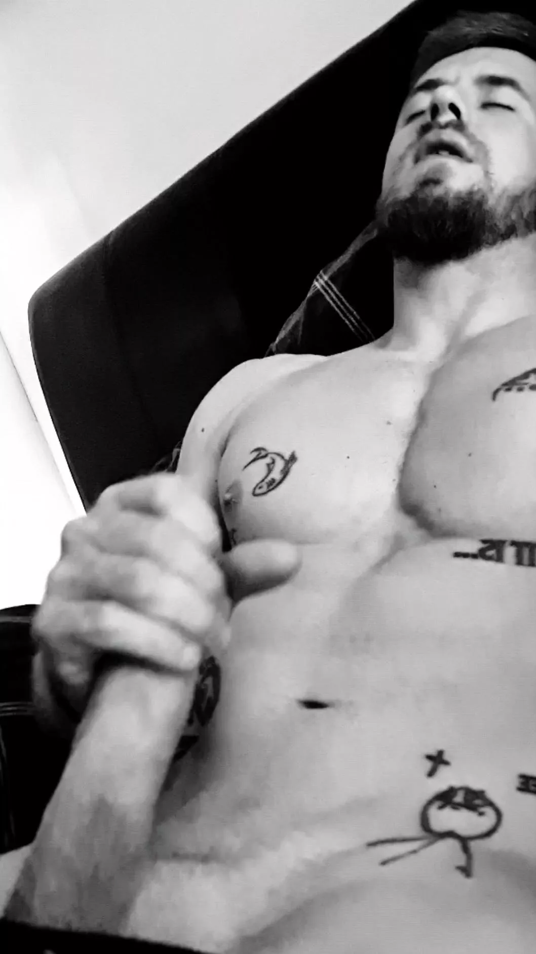 (31) I wake up like this and go to sleep like this...