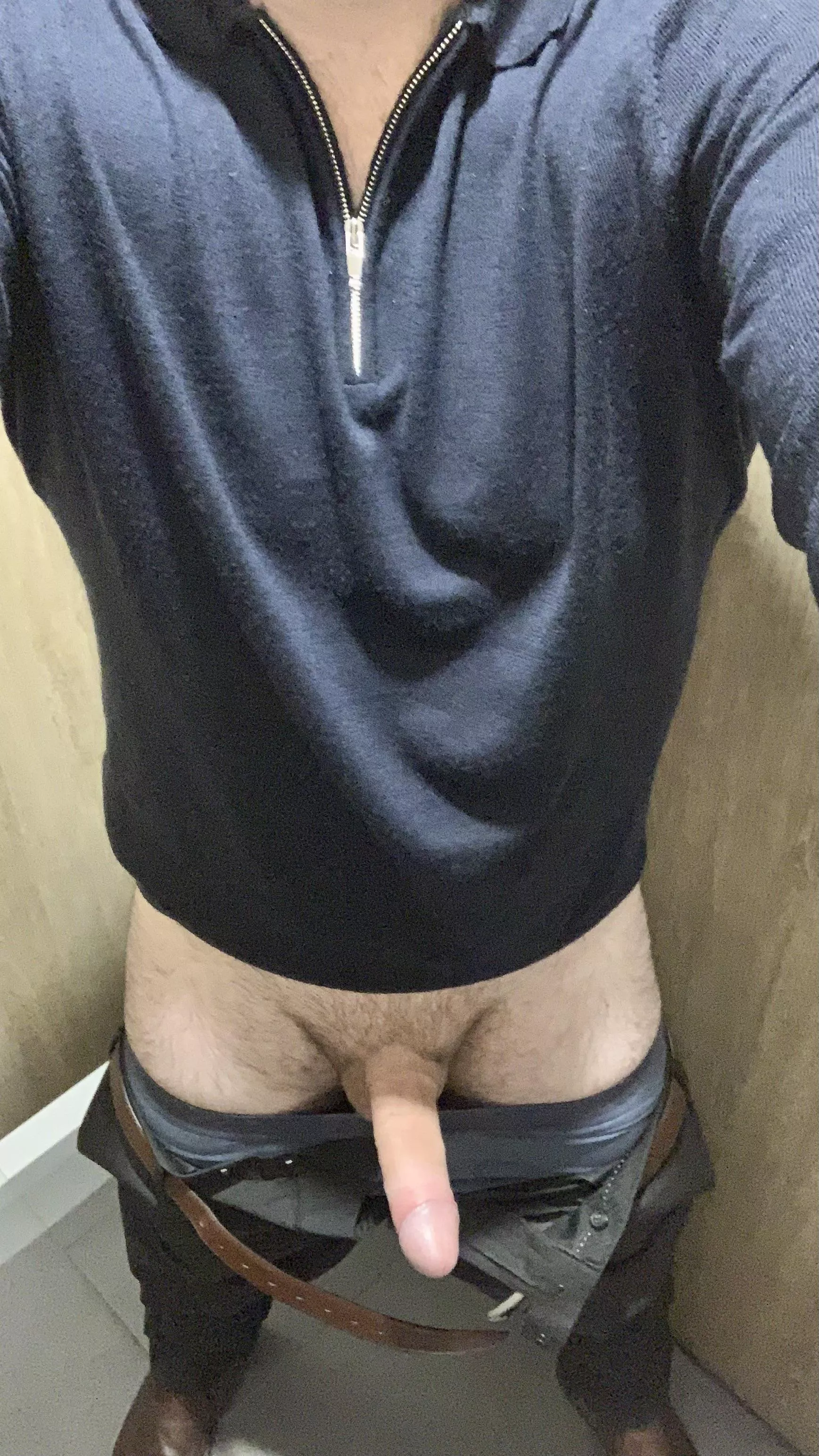 (31) This depraved pup can’t even have self control for a few hours at work