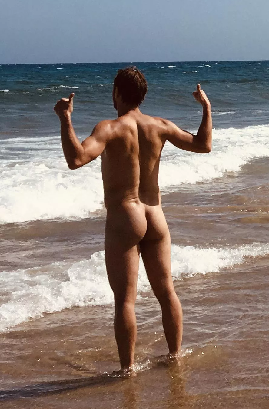 [31 y] Really like that butt