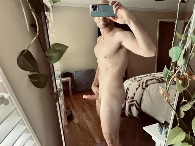 [35] I’m easy like Sunday morning