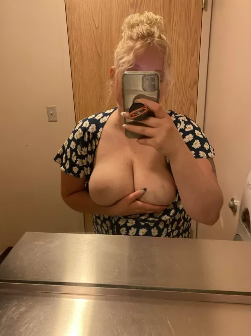 35% off of 5.99 promotion. Come play with me 💦. Link down below 👇