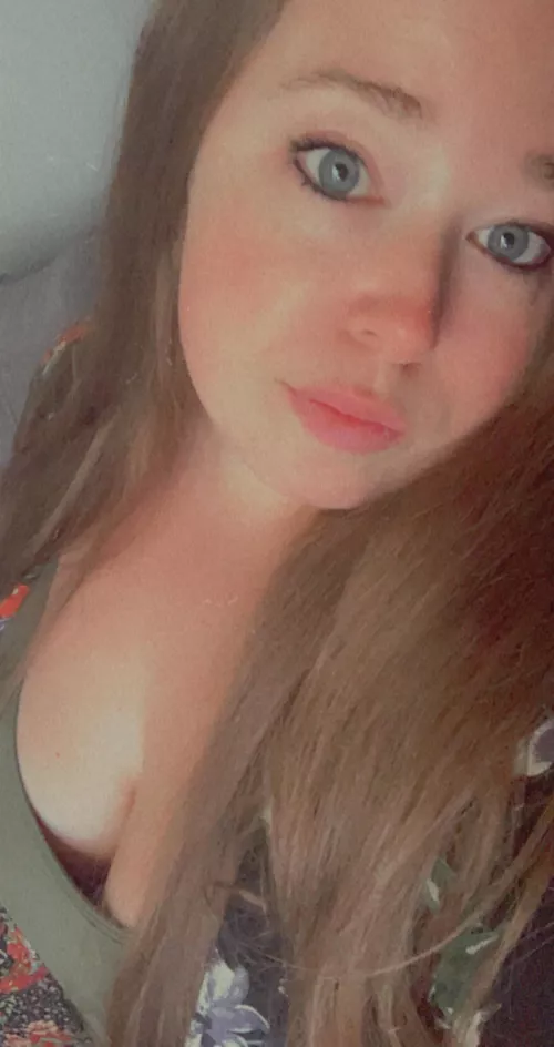 35F Sunday evening selfie 😘