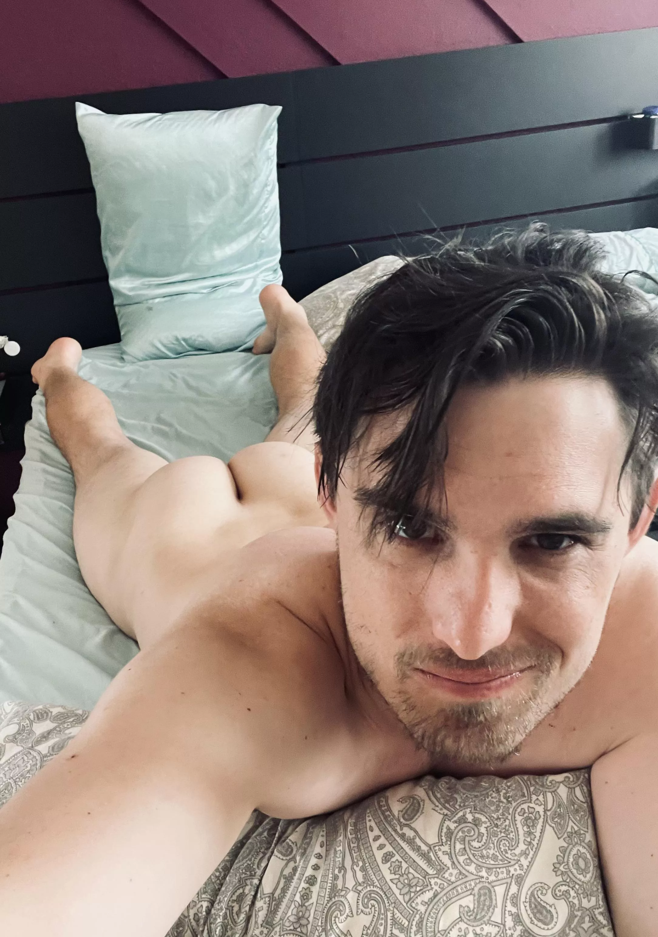 [37] not too bad for a middle age dad 😏🍑