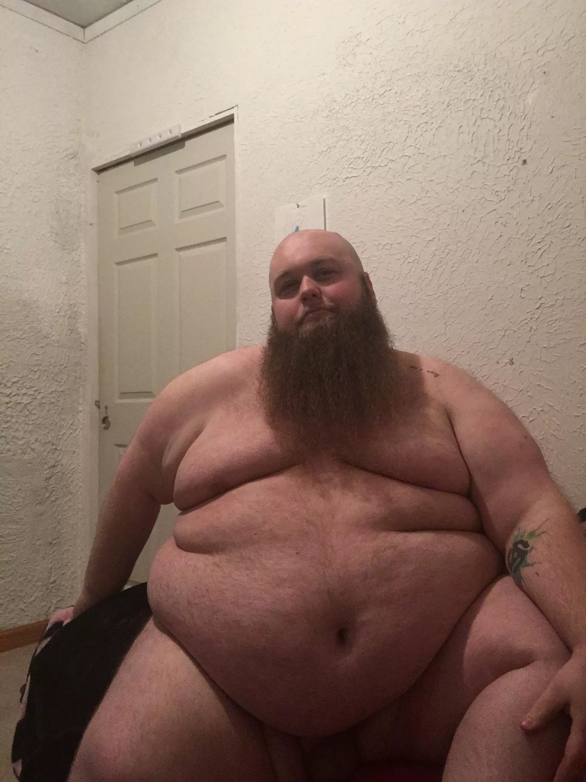 39M 6’ 480 lbs also average sized uncut cock (if that matters at all) 39M 6’ 480 lbs also average sized uncut cock (if that matters at all)