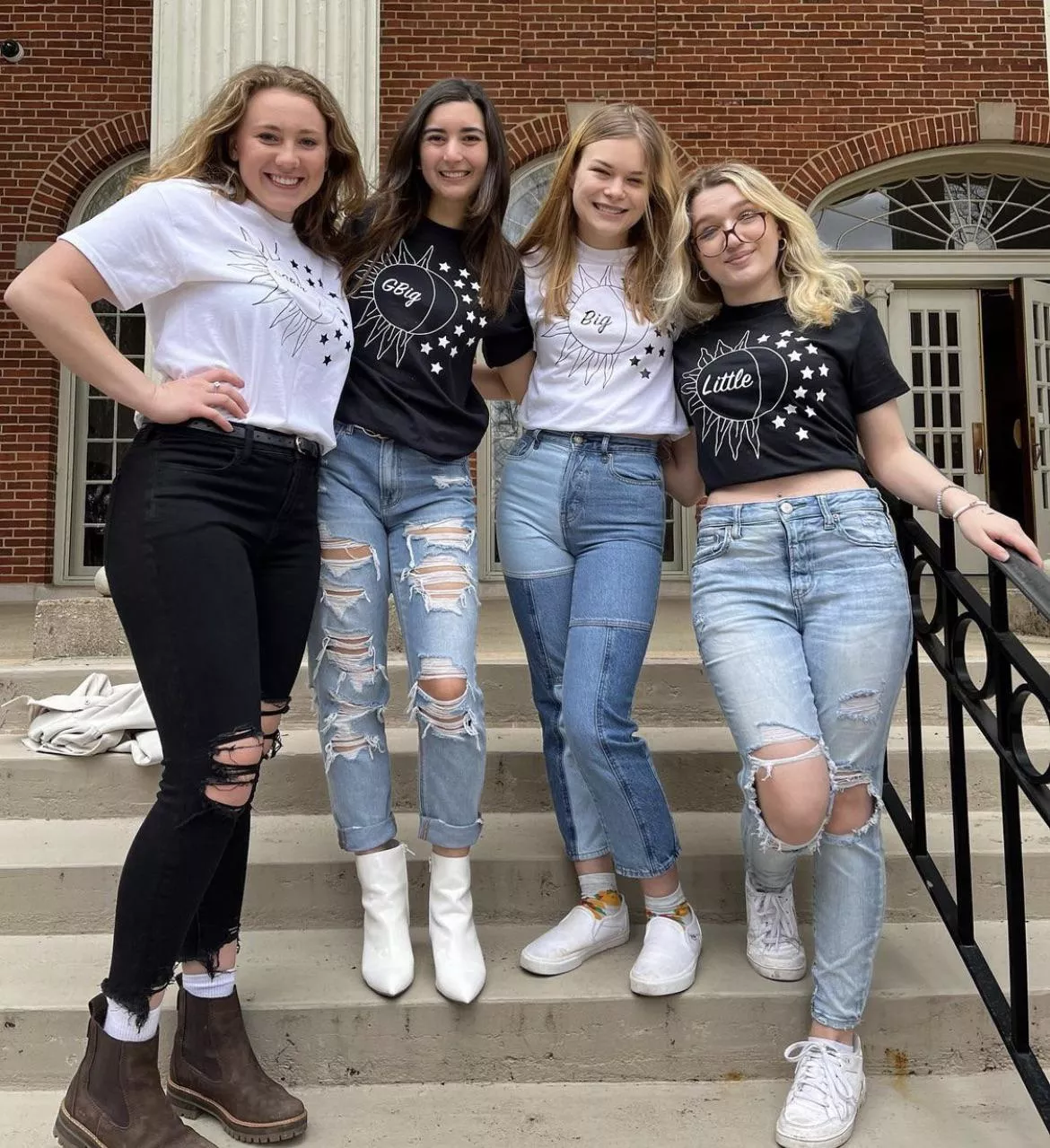 [4] Sorority Sisters, who’s the biggest hoe? DM for more pics